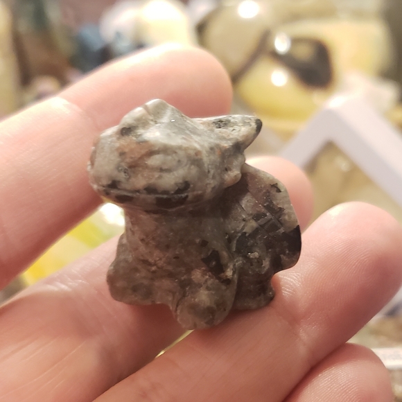 Yooperlite Toothless Carving - Picture 5 of 13